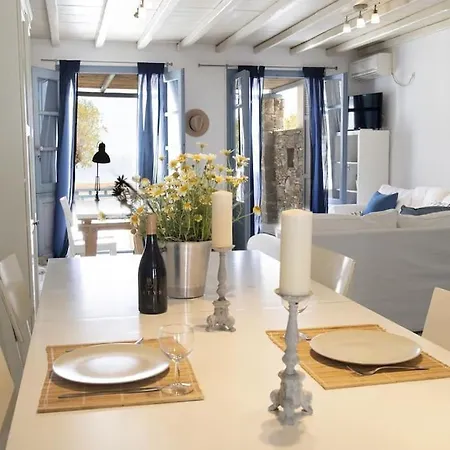 Beachfront 2Br Apartment - Free Parking Livadi  Extérieur photo