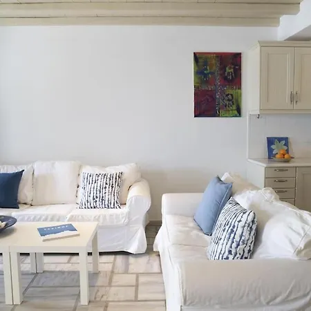 Beachfront 2Br Apartment - Free Parking Livadi  Extérieur photo