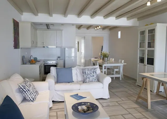Beachfront 2Br Apartment - Free Parking